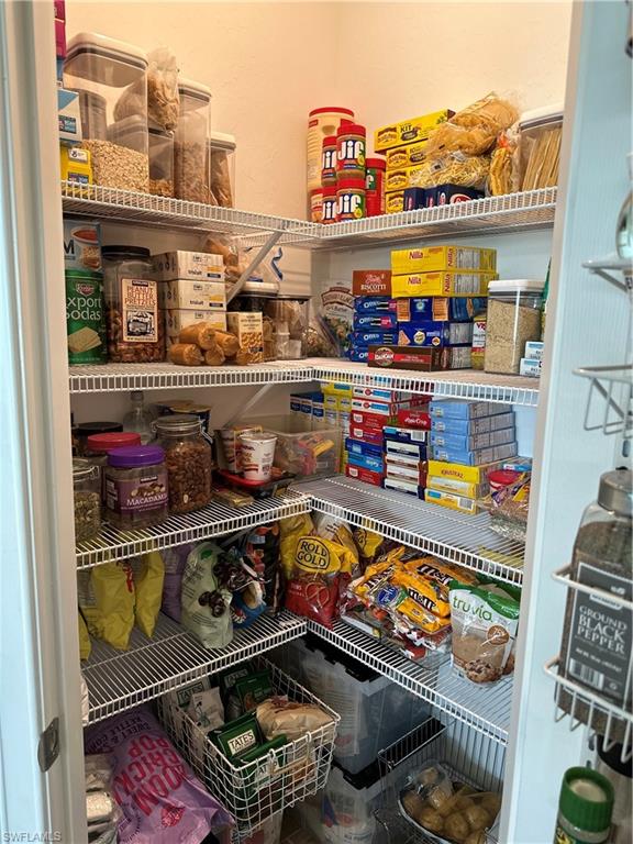 Walk in pantry