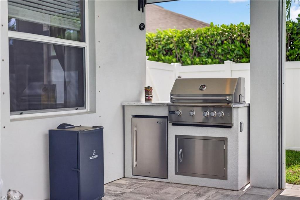 Outdoor Kitchen