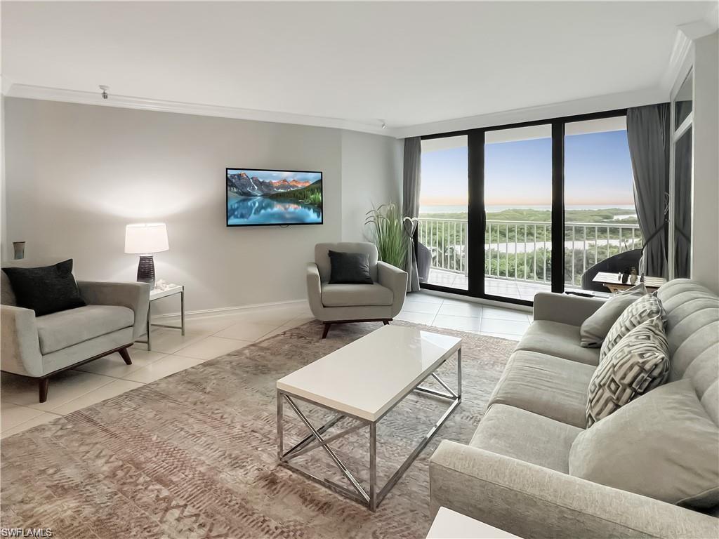 320 Seaview CT 608
