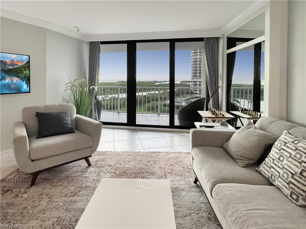 320 Seaview CT 608
