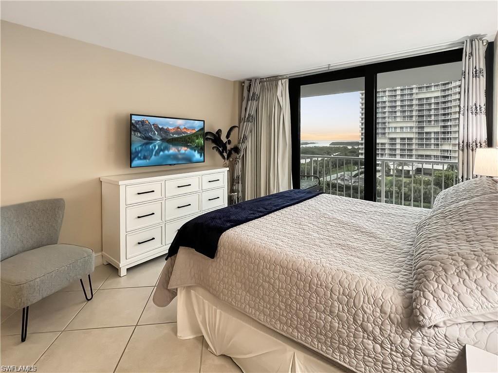 320 Seaview CT 608 photo 14