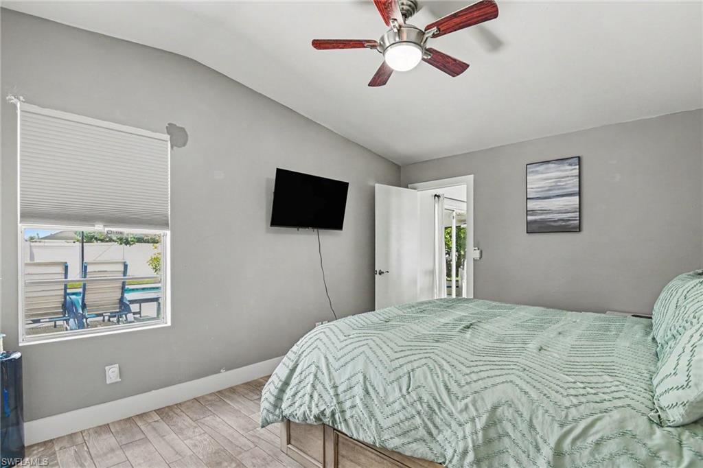 King size bed, full bathroom.