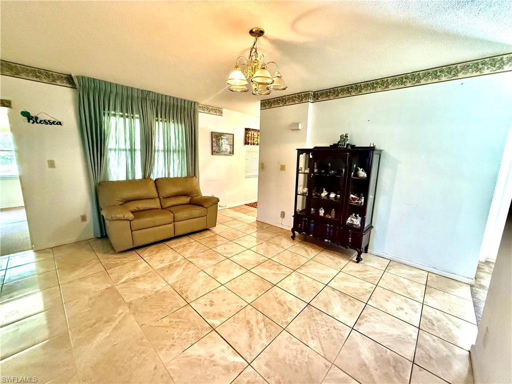 217 Oaklawn CT photo 12
