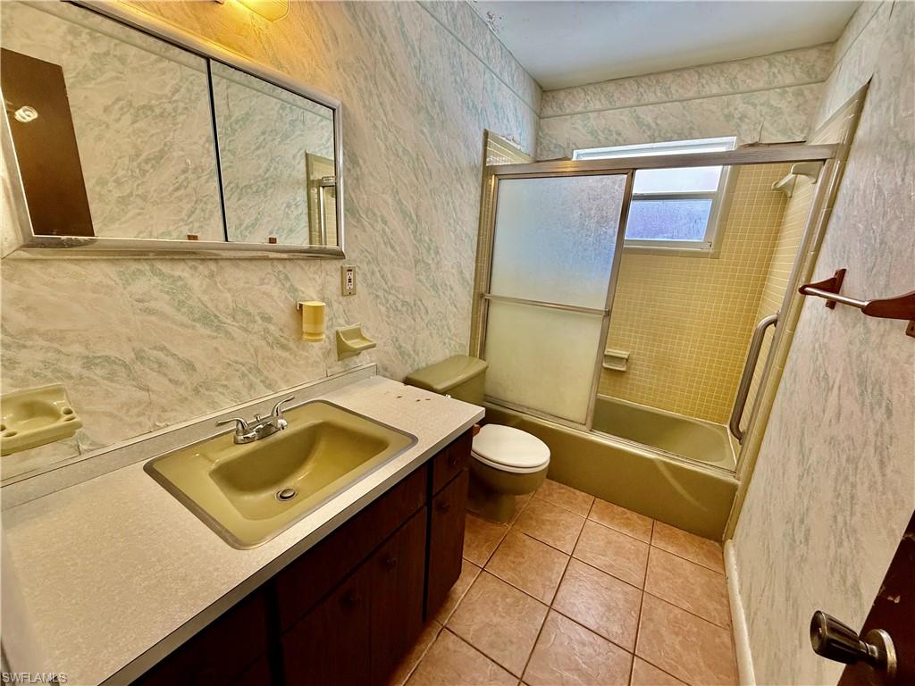 217 Oaklawn CT photo 22