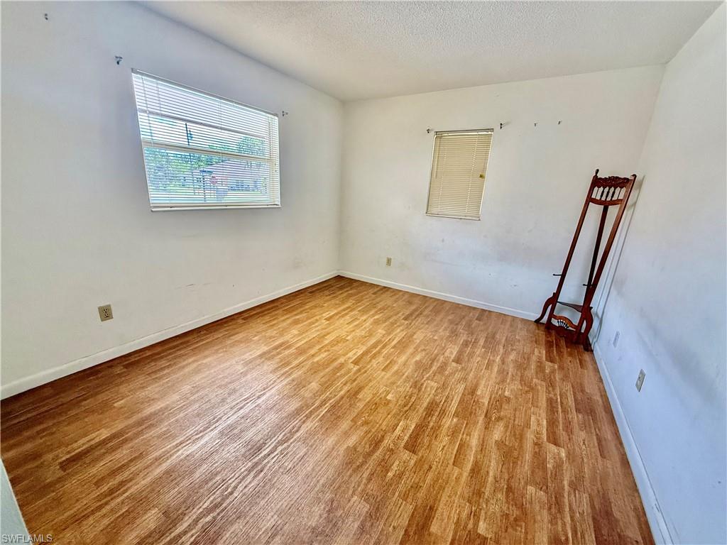 217 Oaklawn CT photo 20