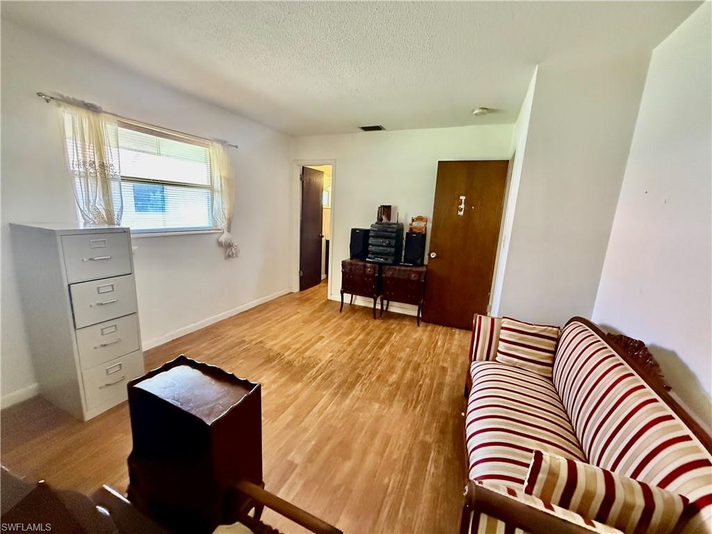 217 Oaklawn CT photo 18