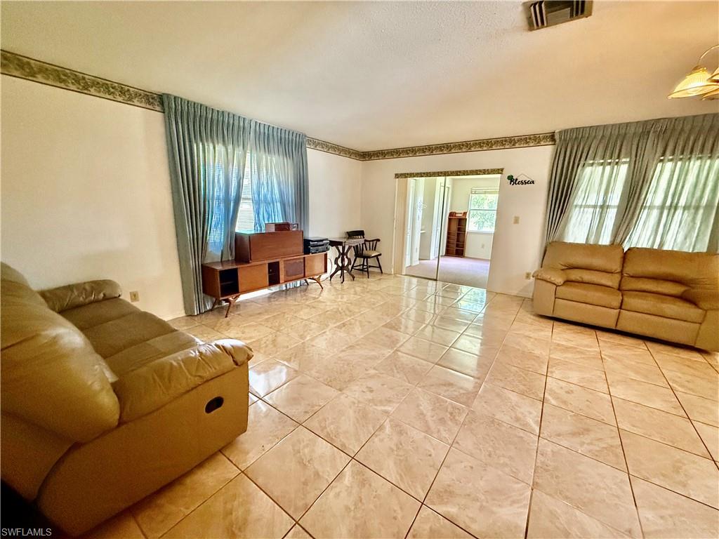 217 Oaklawn CT photo 11