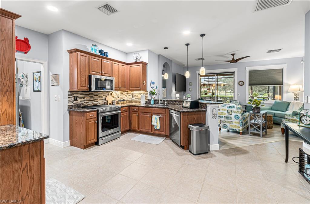 10695 Camarelle CIR photo 16