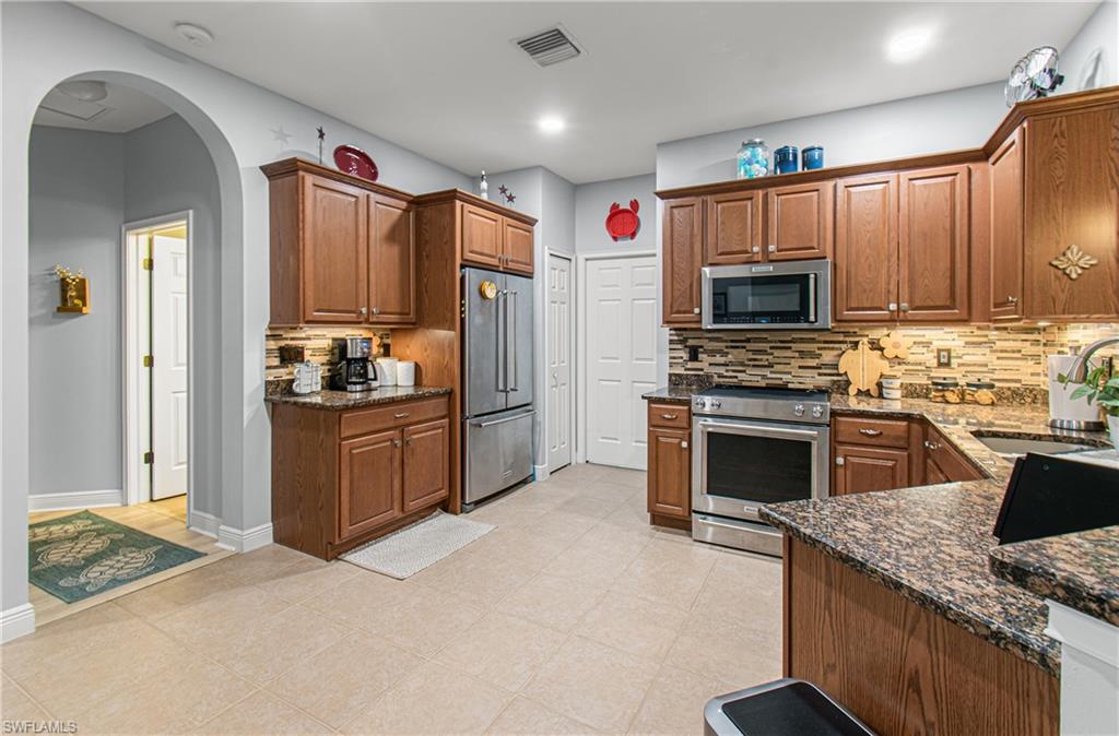 10695 Camarelle CIR photo 18