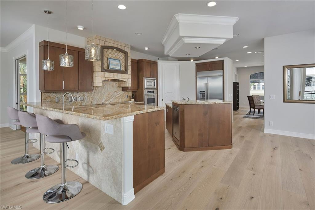 319 Lagoon AVE photo 9