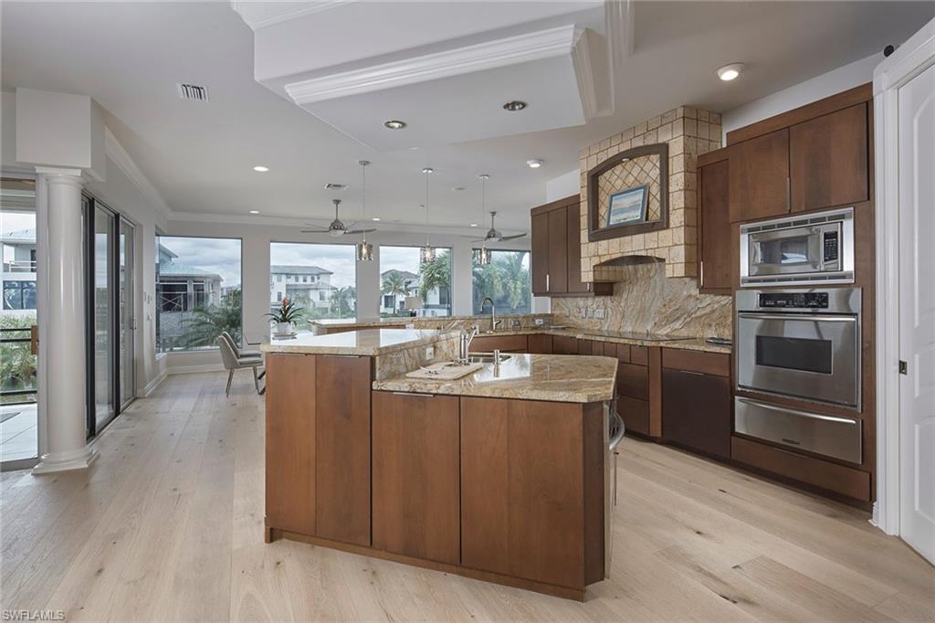 319 Lagoon AVE photo 10