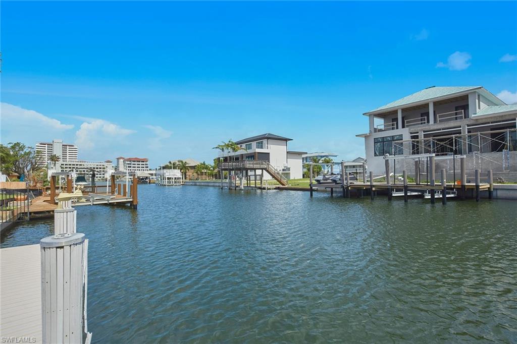 319 Lagoon AVE