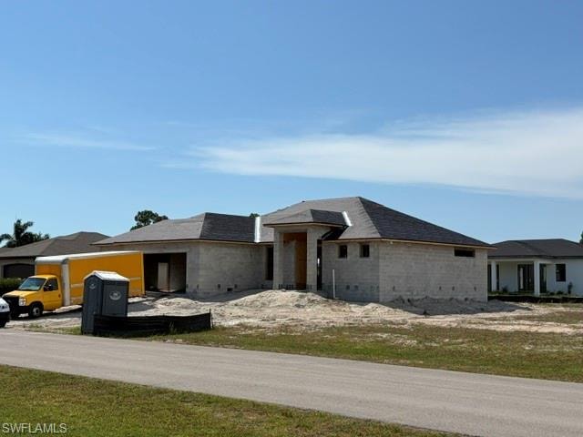 Coral Oaks Golf Course is less than a mile away, giving you convenient access to one of Cape Coral’s premier 18-hole championship courses