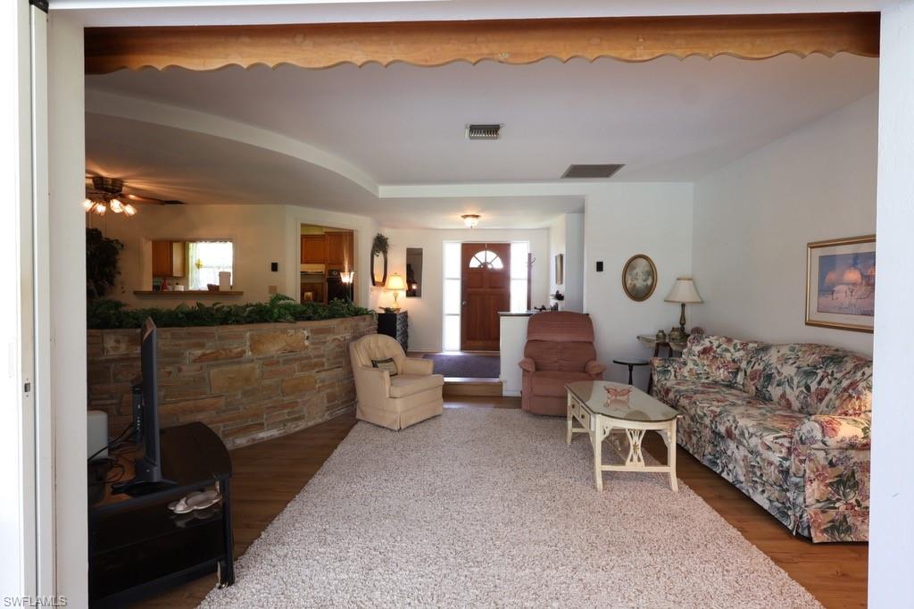 5227 Glade CT