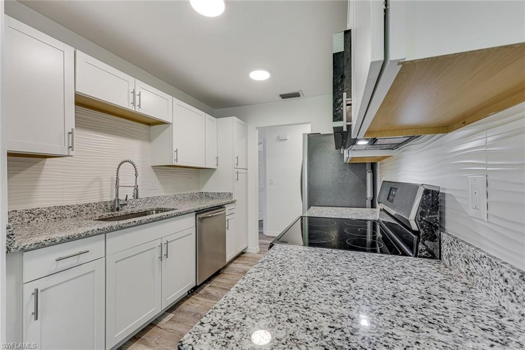 142 Bennington DR 8 photo 8