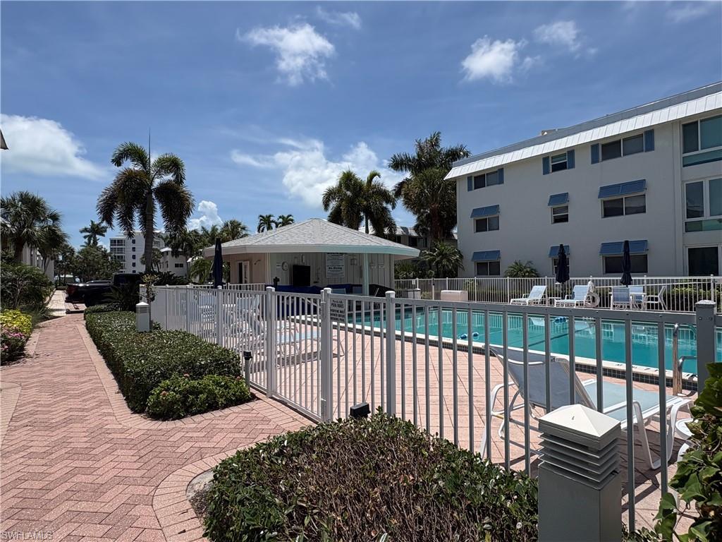 2100 Gulf Shore BLVD N 120 photo 29