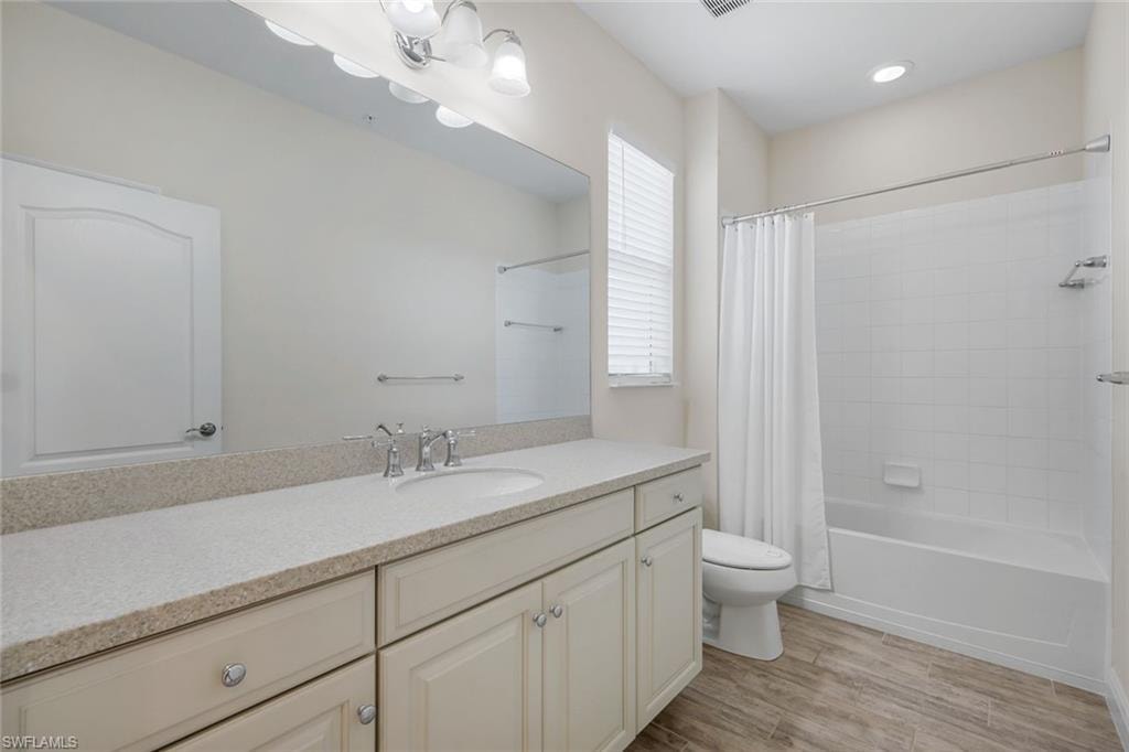 2343 Sheen LN 405 photo 15