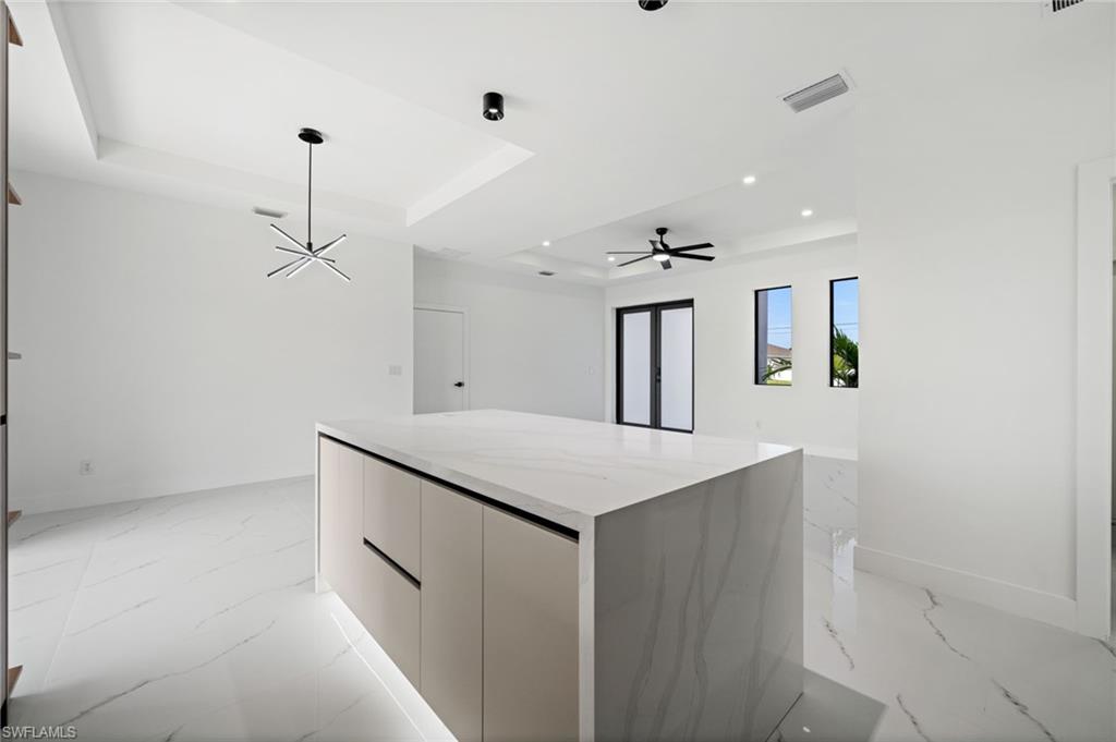 409 25TH PL photo 12