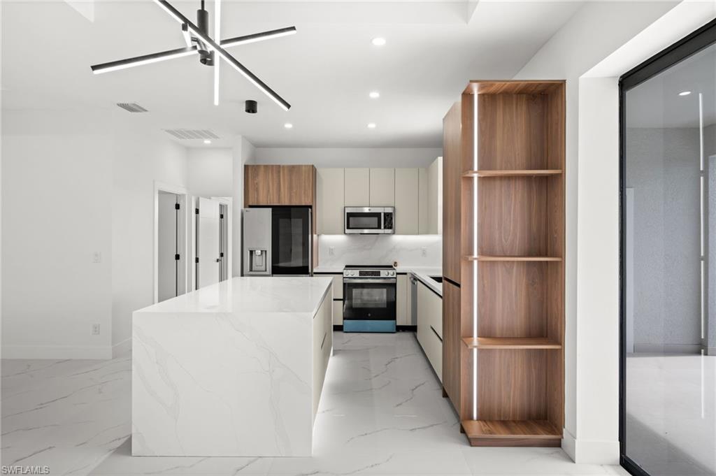 409 25TH PL photo 14