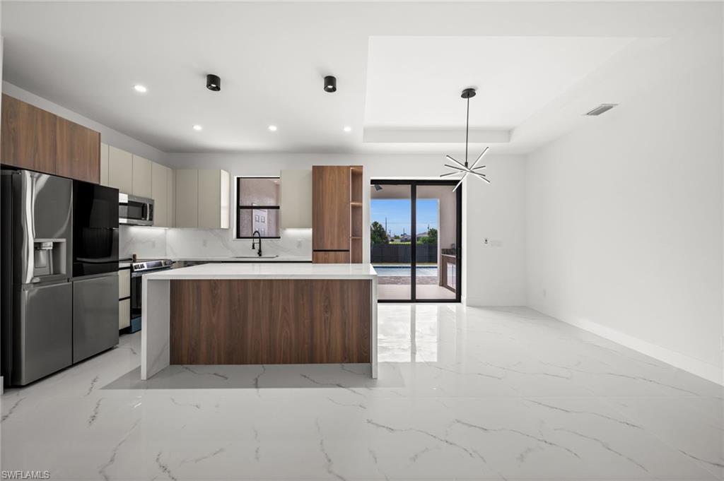 409 25TH PL photo 11