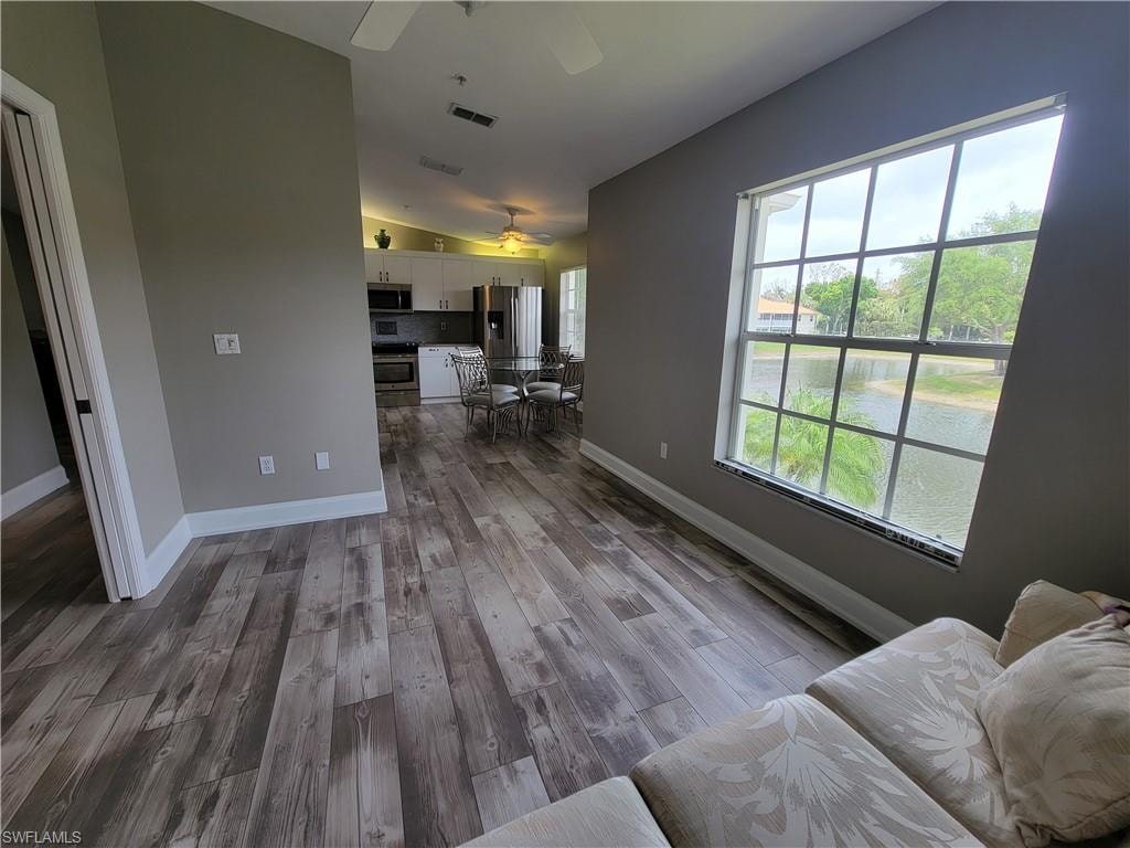 7577 Silver Trumpet LN T-204 photo 6
