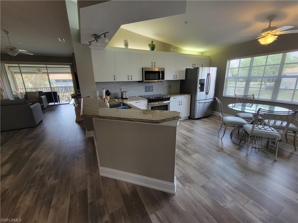 7577 Silver Trumpet LN T-204