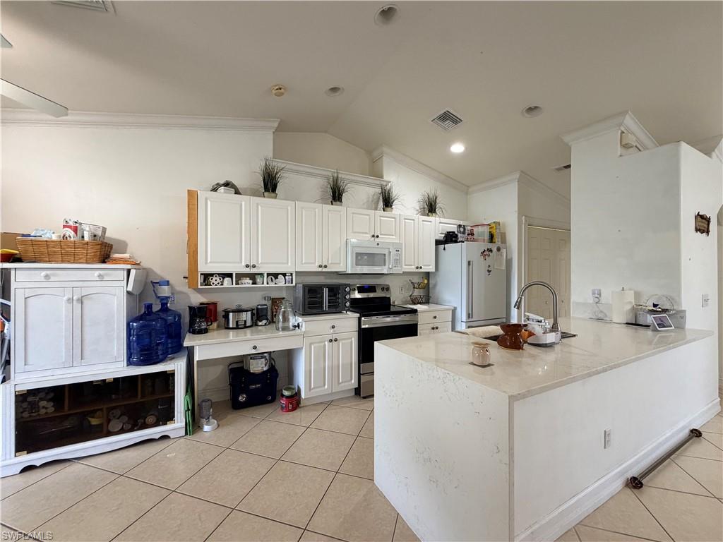 1621 SW 14th TER