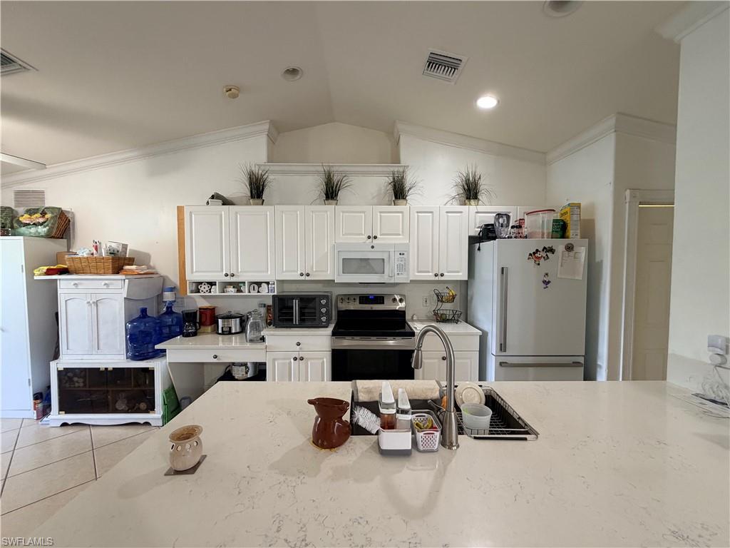 1621 SW 14th TER