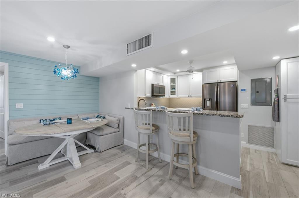 Dining room/Kitchen area