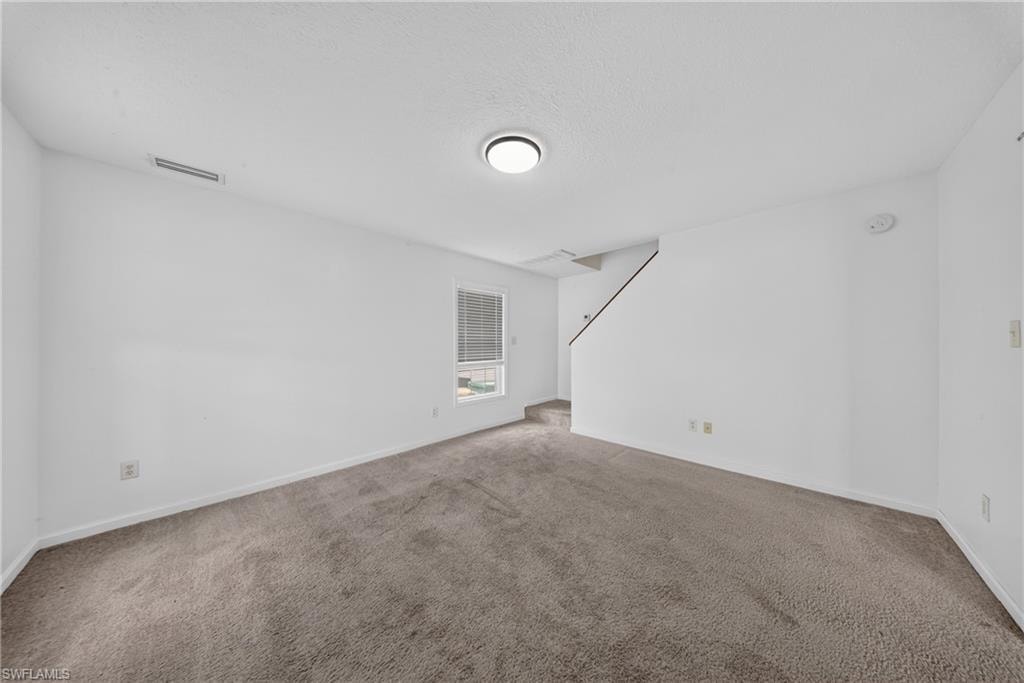 250 Leawood CIR photo 24