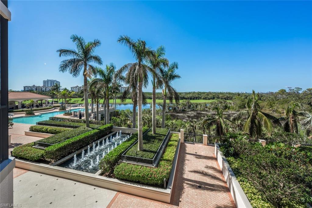 Views West of the lake, golf course & pool