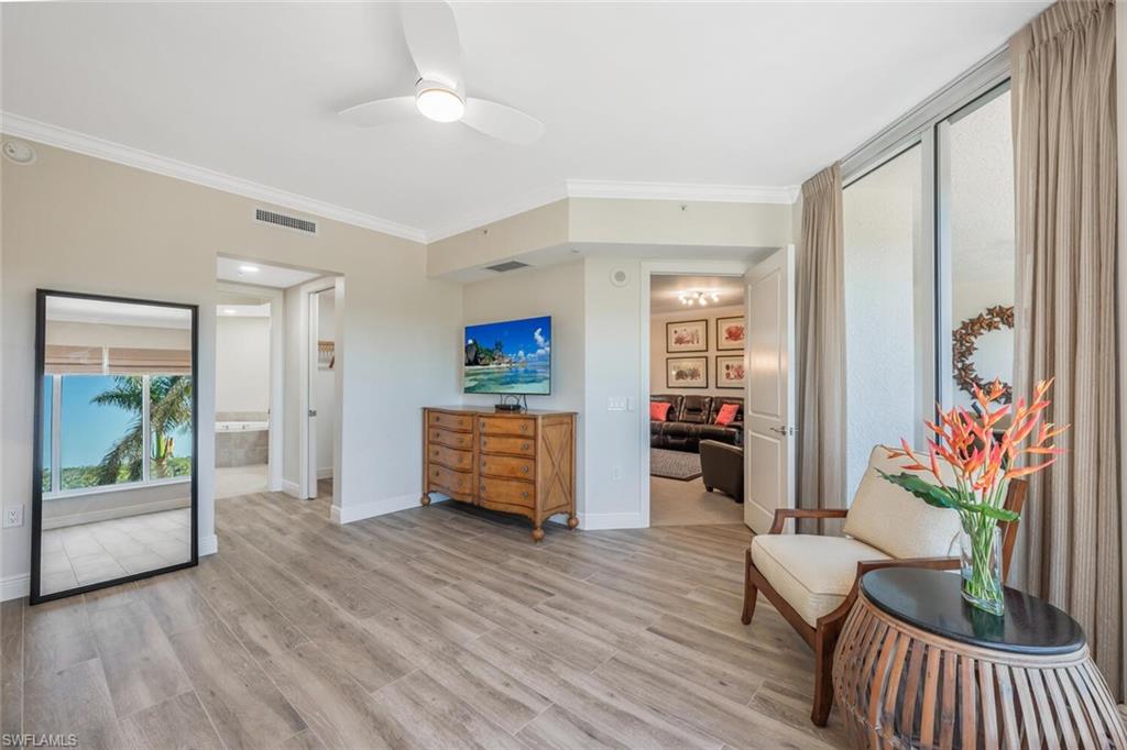 2 walk in closets & NEW flooring