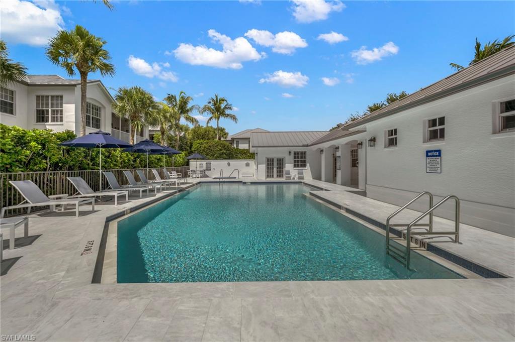 Pool and club house