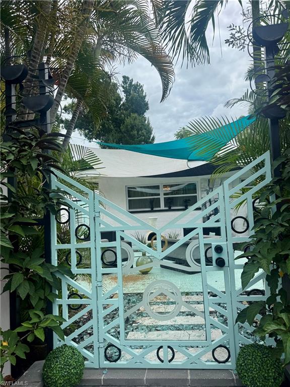 Gate