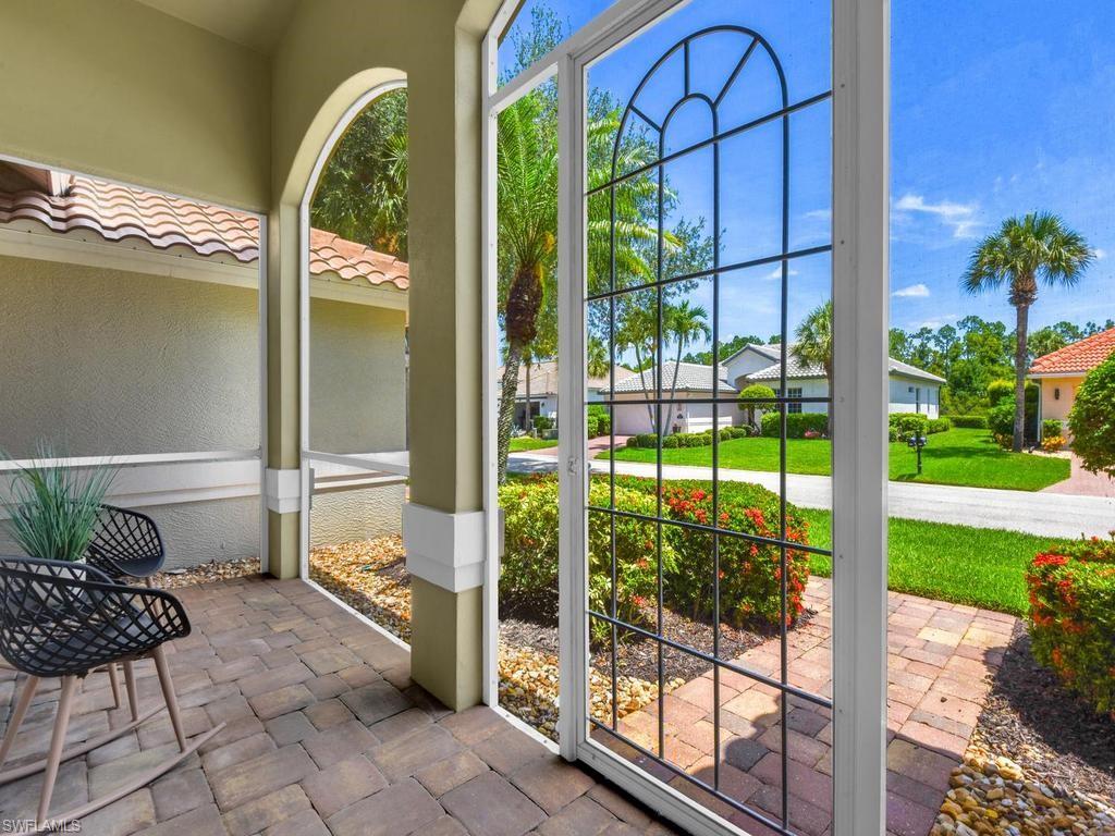 Screened Front Entry