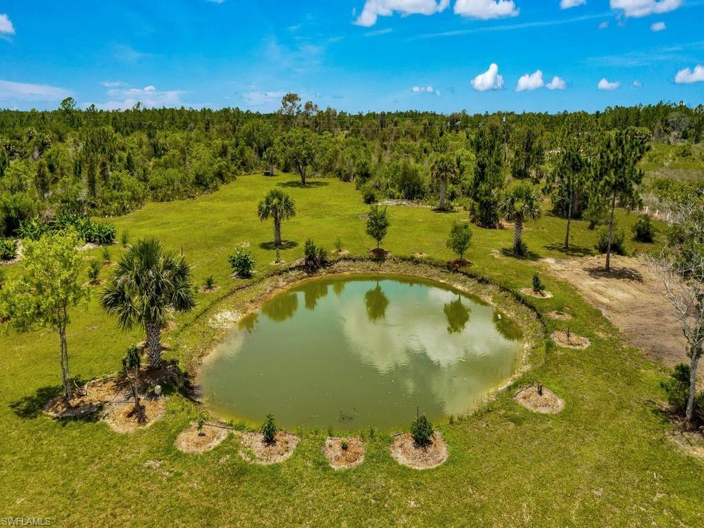 Gorgeous Natural Landscaping