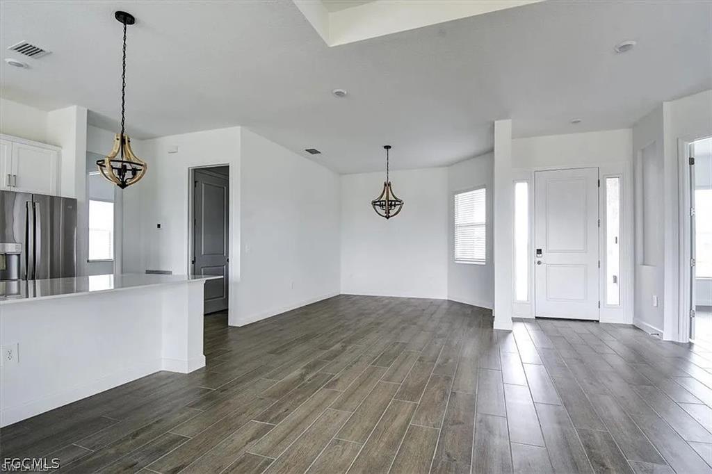 7796 Lakes Edge LN photo 15