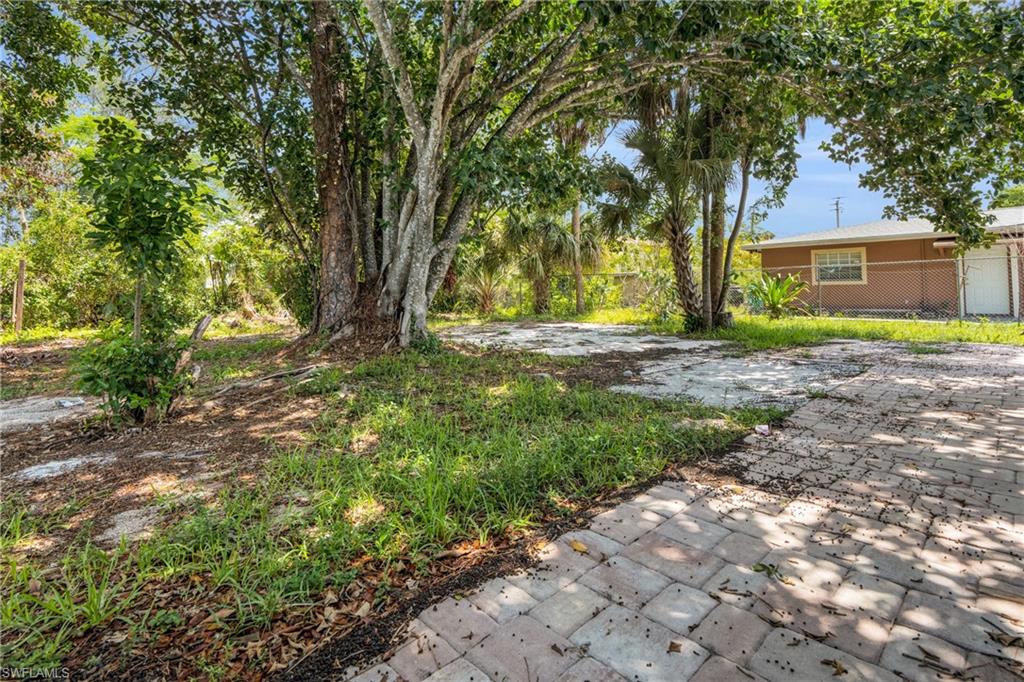 2351 Dora ST photo 9