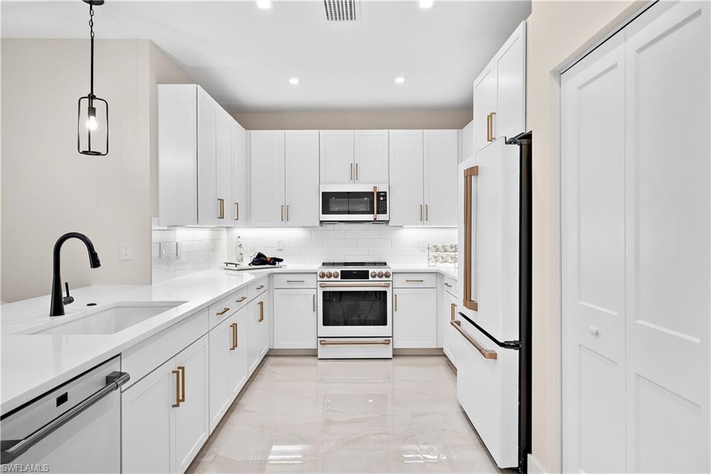 10952 Salt Bay WAY photo 7