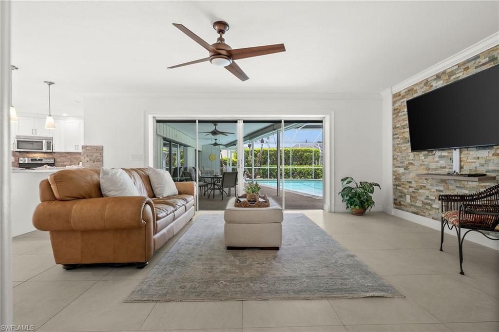 421 Palm River BLVD photo 9