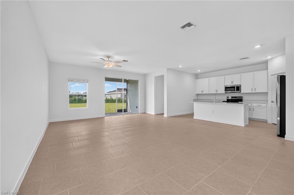 4754 Espiritu WAY photo 6
