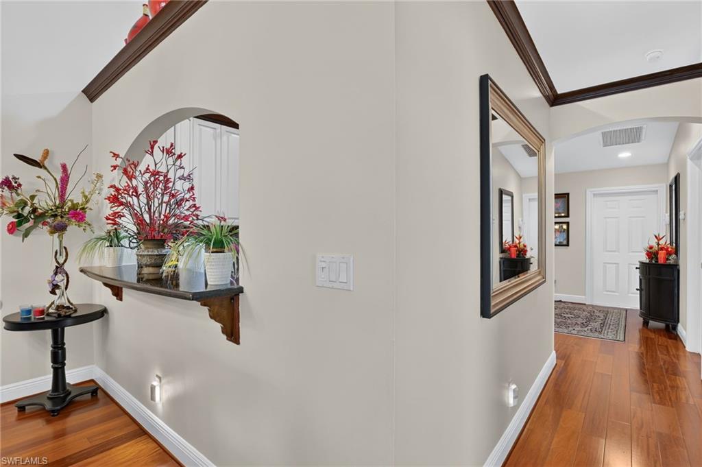 Kitchen passthrough to dining area