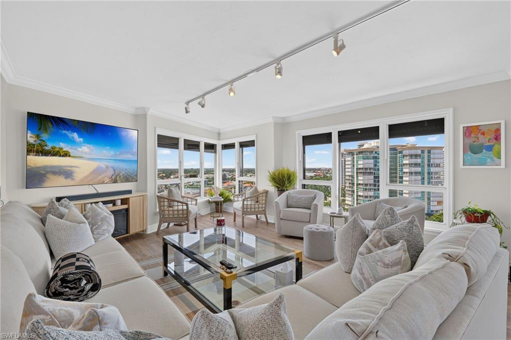 Large bright living room with plenty of seating for all, sofa bed for extra guests