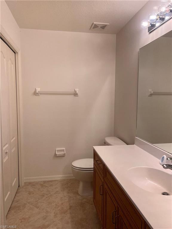 8470 Kingbird LOOP 1020 photo 12