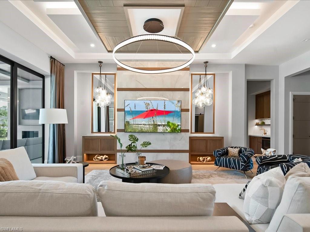 6446 Daniels RD