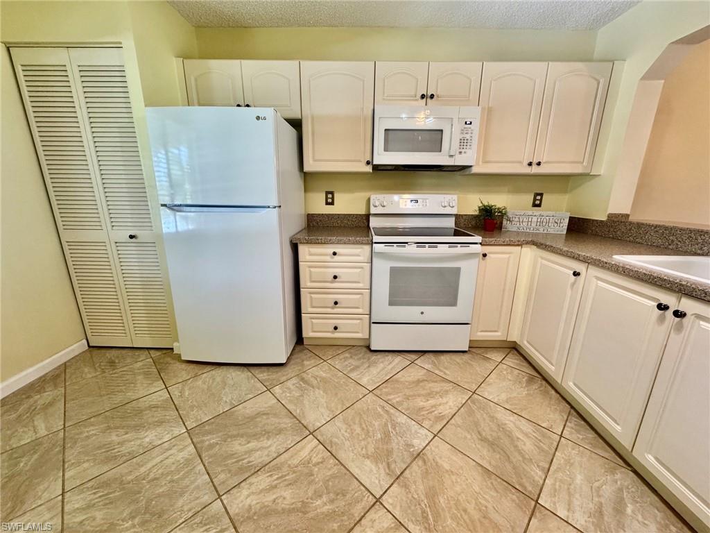 4524 Andover WAY I-204 photo 6