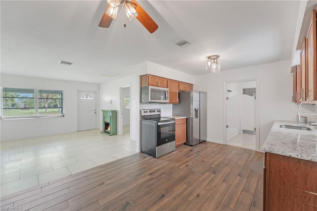 20310 Lorenzo AVE photo 12