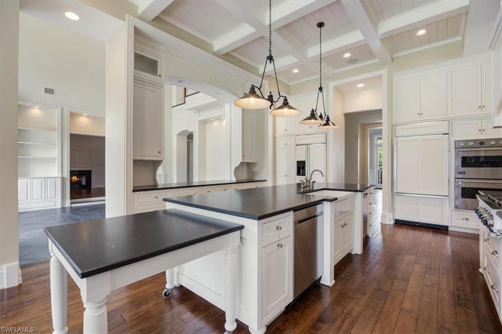State-of-the-art kitchen with Viking appliances