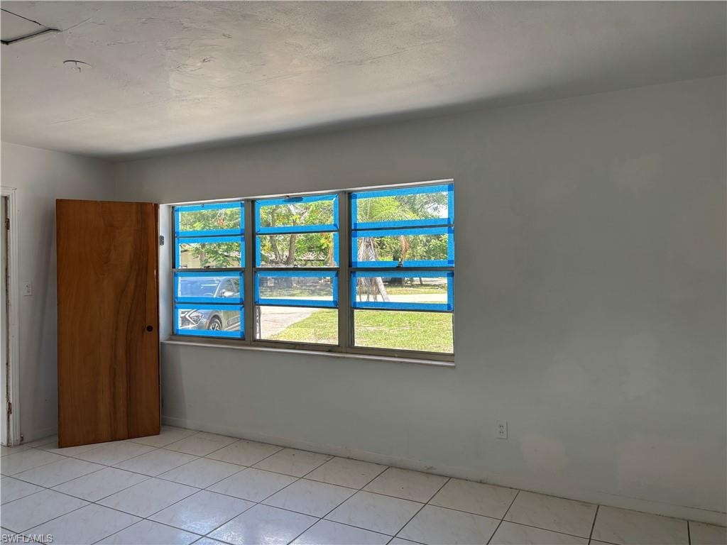 3977 Seminole AVE