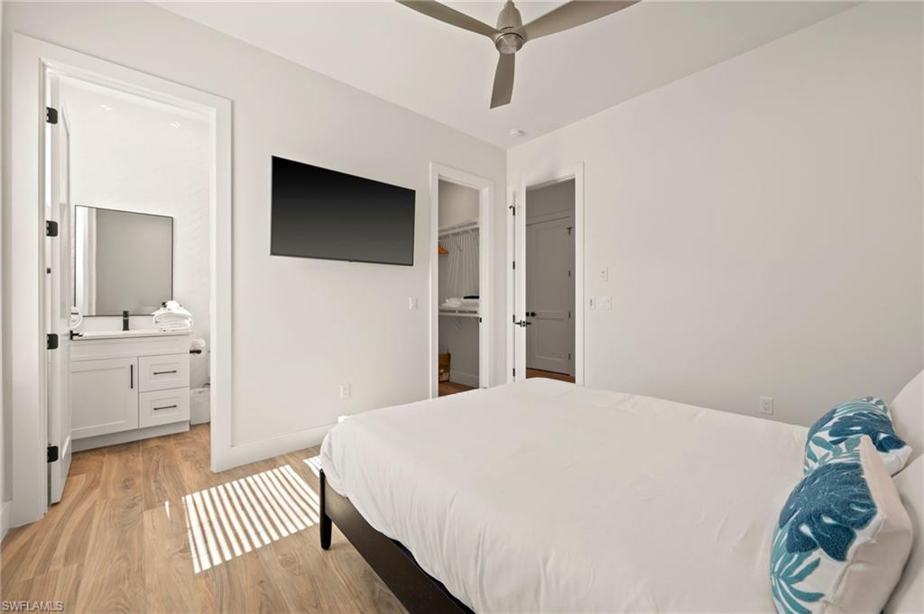 BEDROOM WITH QUEEN BED AND EN SUITE BATHROOM